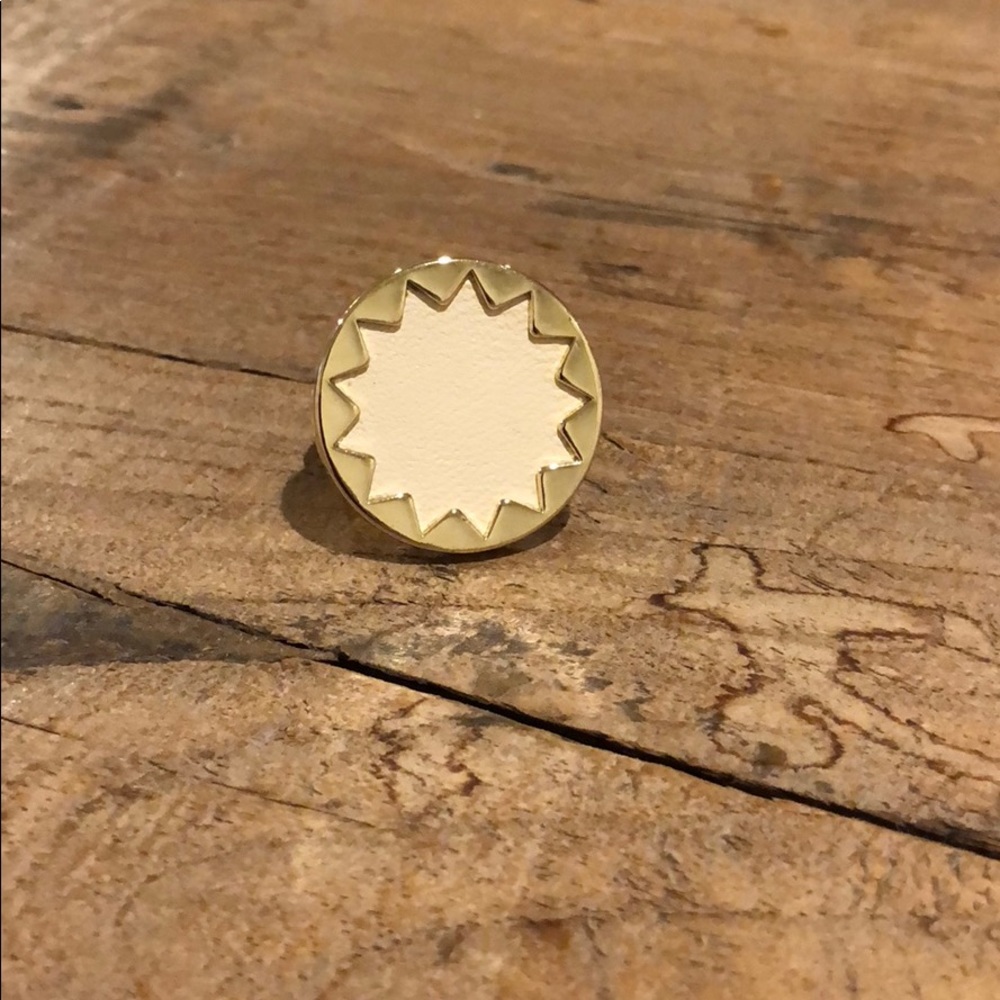 House of Harlow sunburst cocktail ring